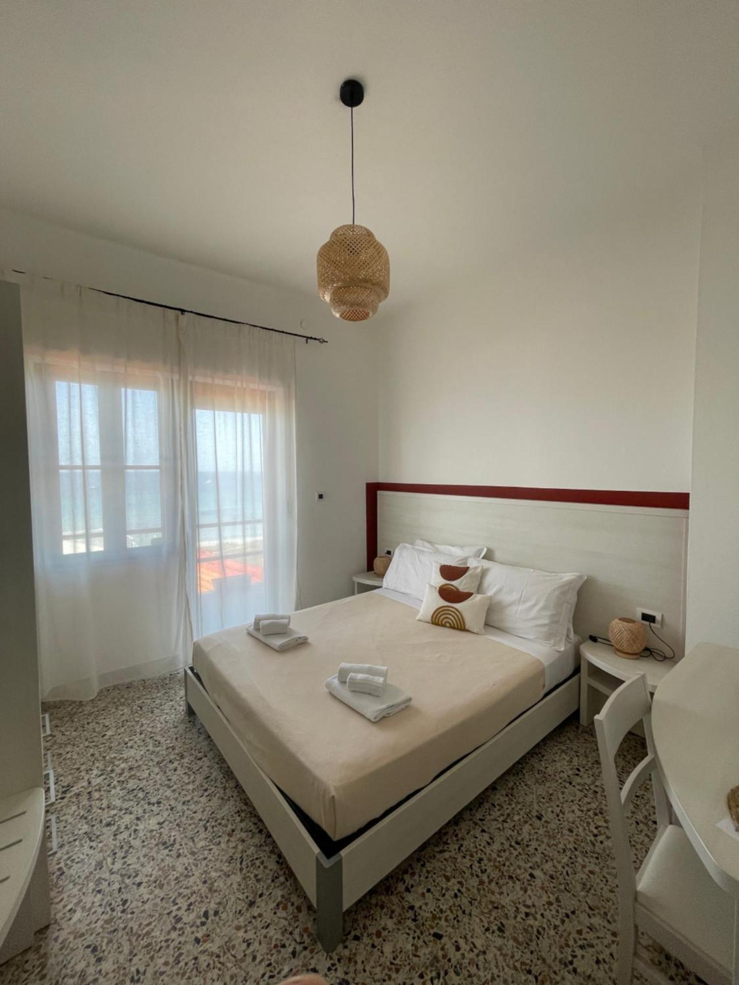 Hotel Maluentu Putzu Idu Buitenkant foto