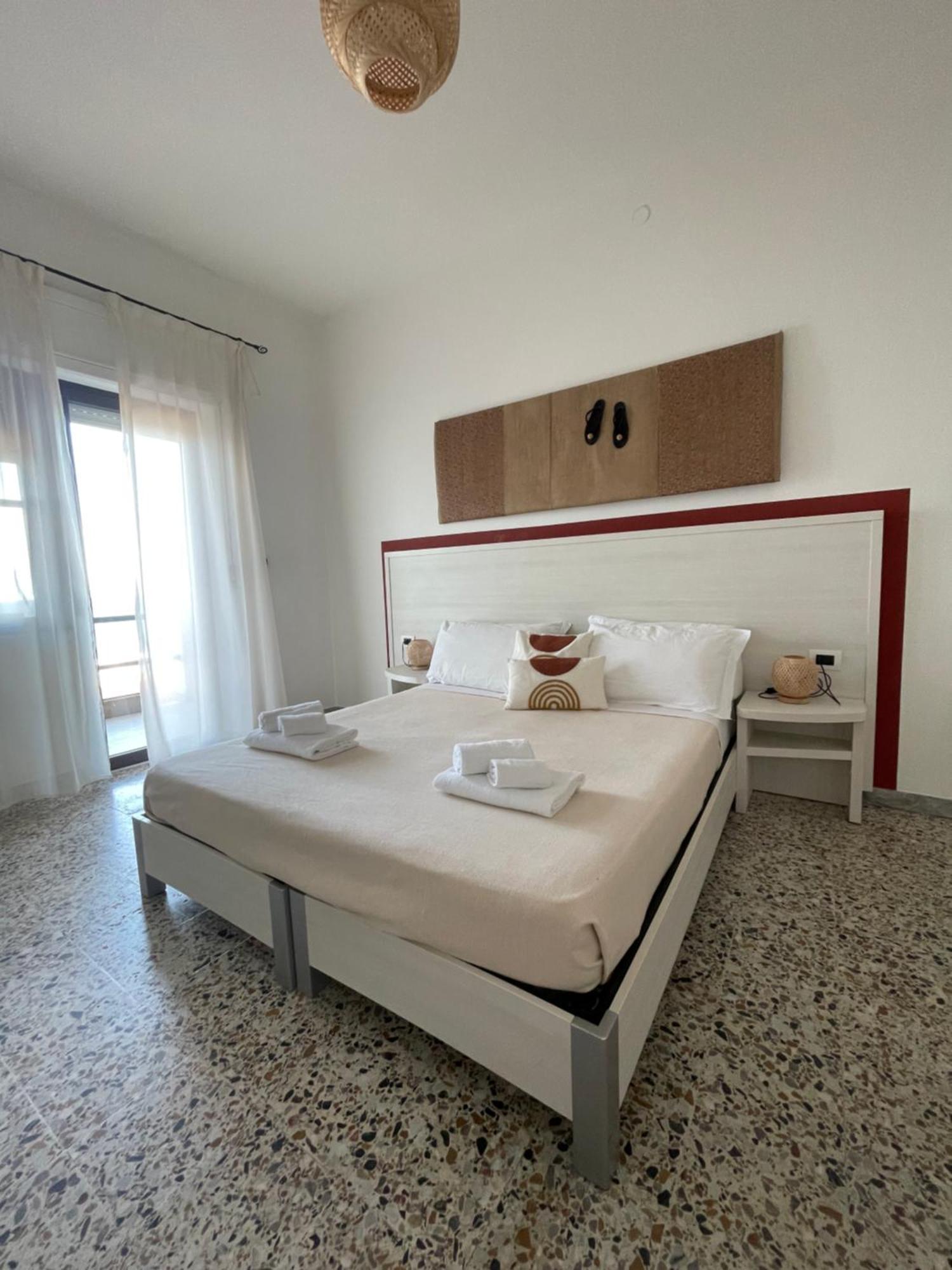 Hotel Maluentu Putzu Idu Buitenkant foto