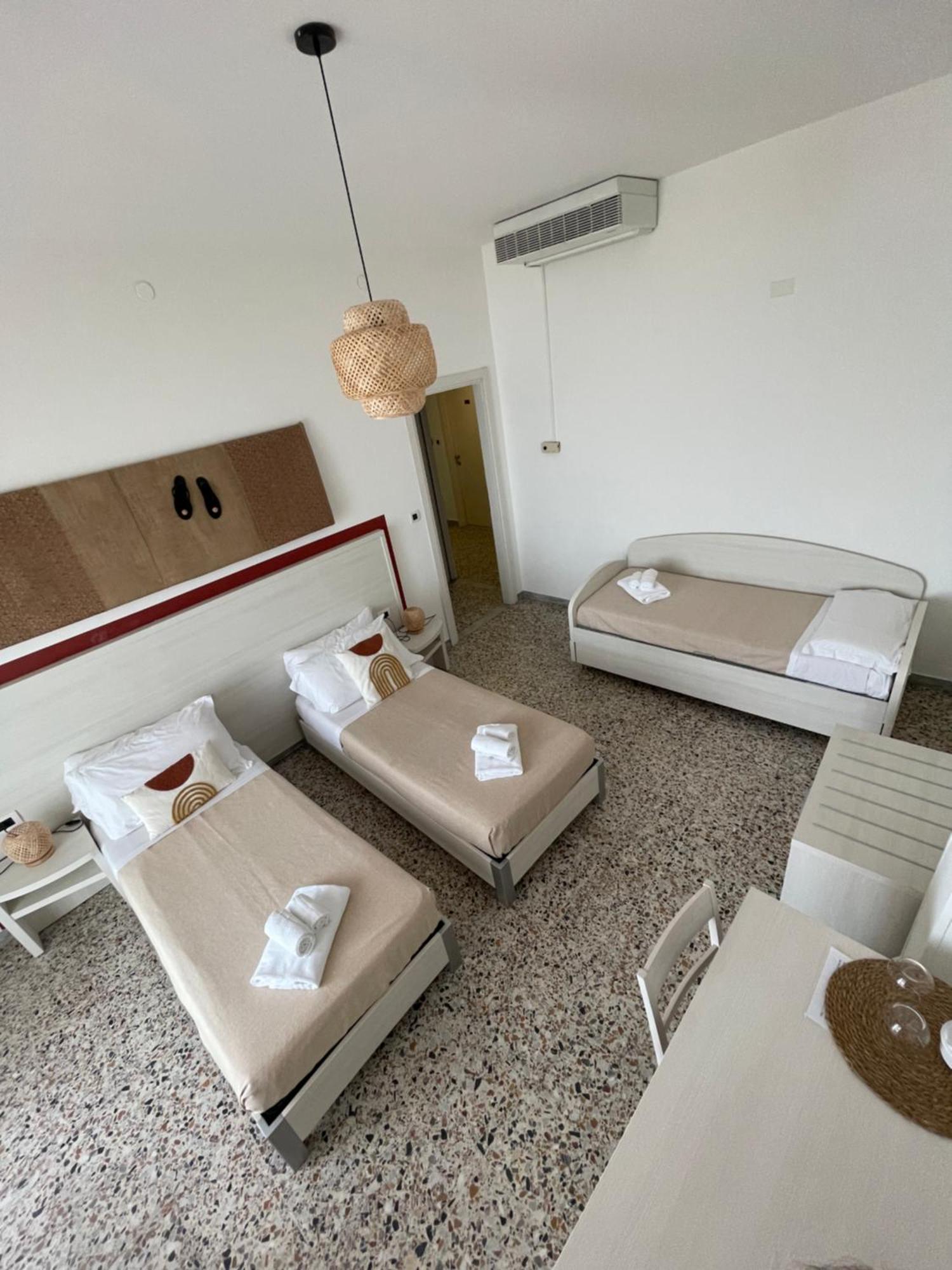 Hotel Maluentu Putzu Idu Buitenkant foto