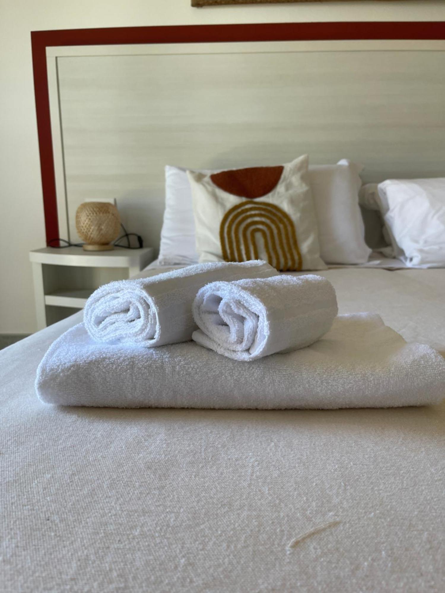 Hotel Maluentu Putzu Idu Buitenkant foto
