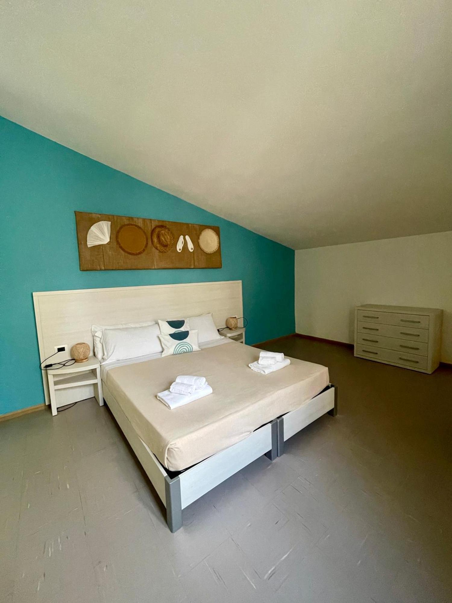 Hotel Maluentu Putzu Idu Buitenkant foto