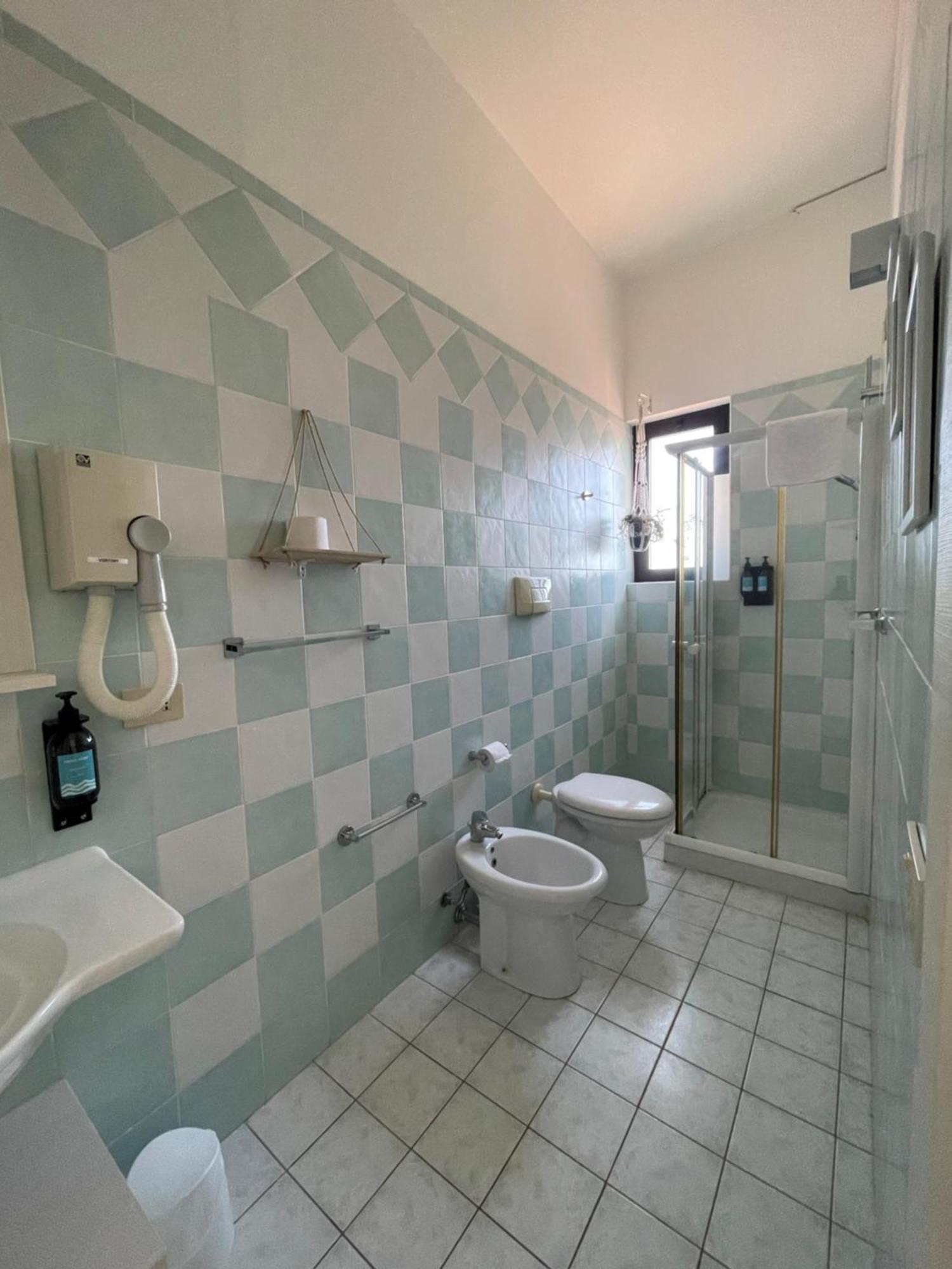 Hotel Maluentu Putzu Idu Buitenkant foto