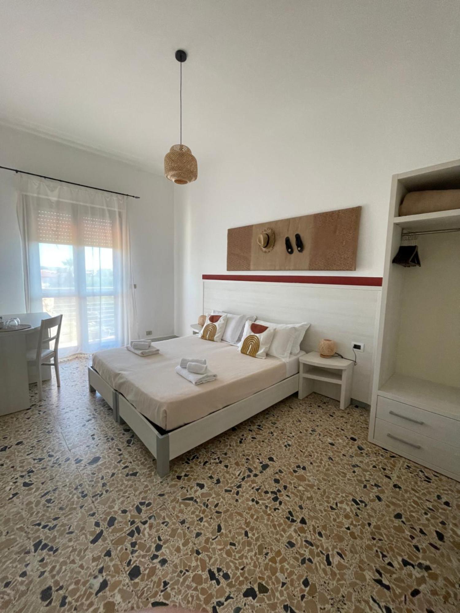 Hotel Maluentu Putzu Idu Buitenkant foto