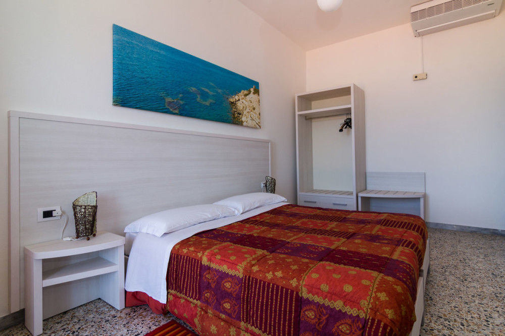 Hotel Maluentu Putzu Idu Buitenkant foto